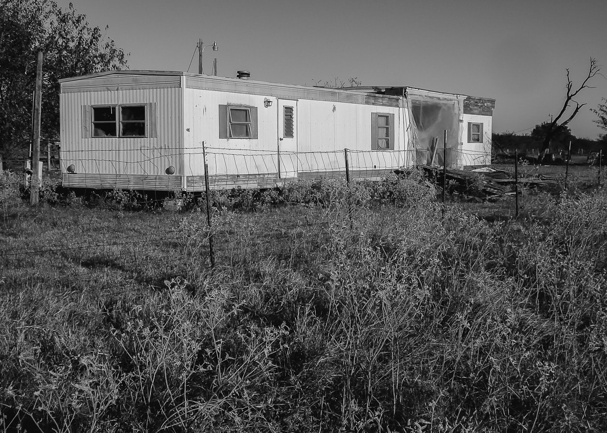 Urban Exploring an Abandoned Mobile Home in East Texas