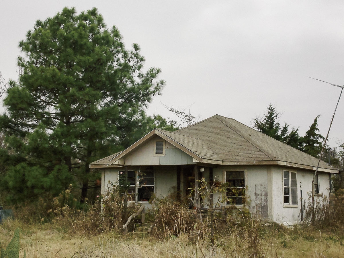 Urban Exploring an abandoned house in East Texas