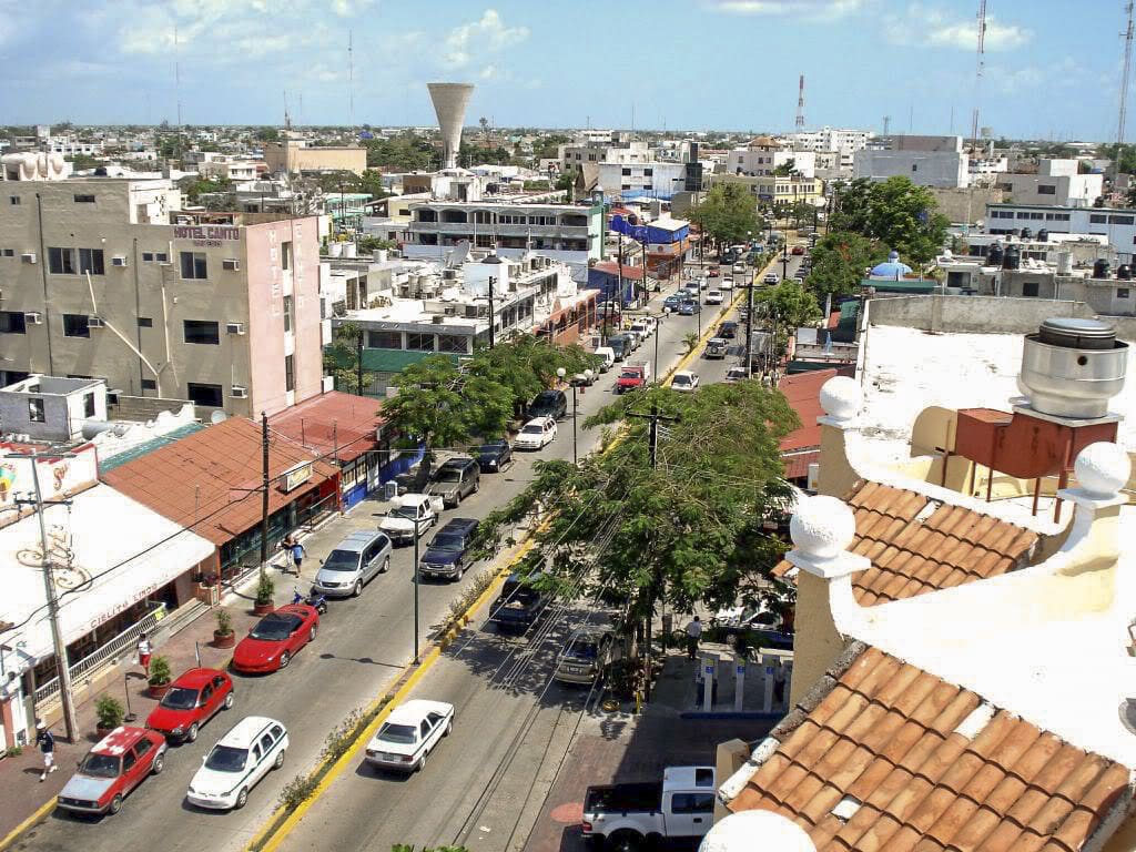 Avenida Yaxchilan in Cancun, Mexico