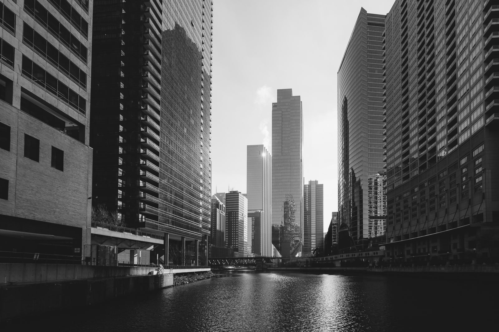 150 North Riverside Plaza from the Chicago river