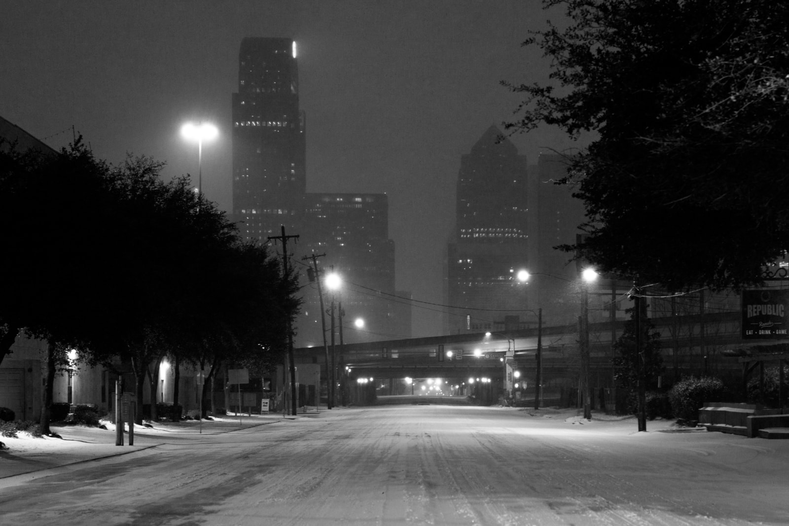 Dallas Snow 2021, Photos Of Downtown And Deep Ellum At Night