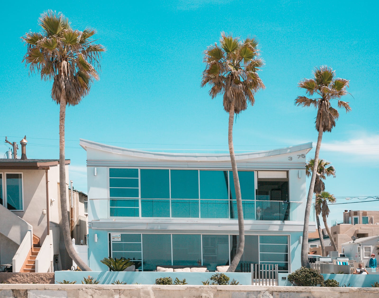 Modern beach house at Ocean Beach, San Diego
