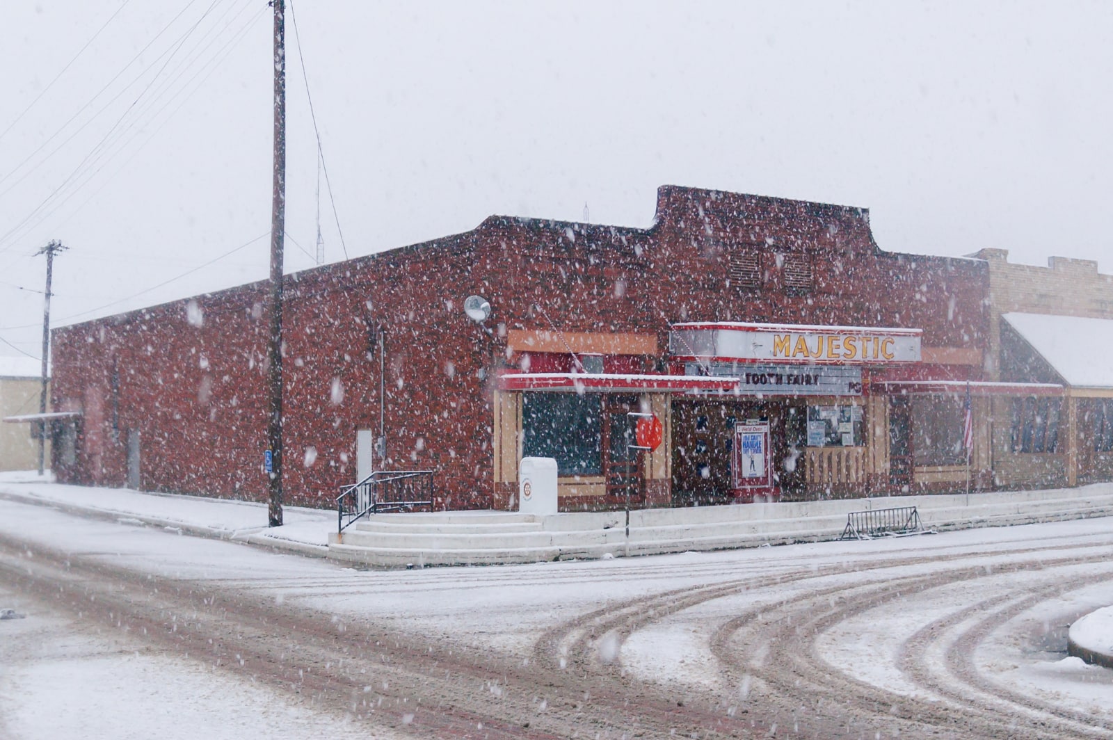 The Majestic Theater in a Wills Point snowstorm