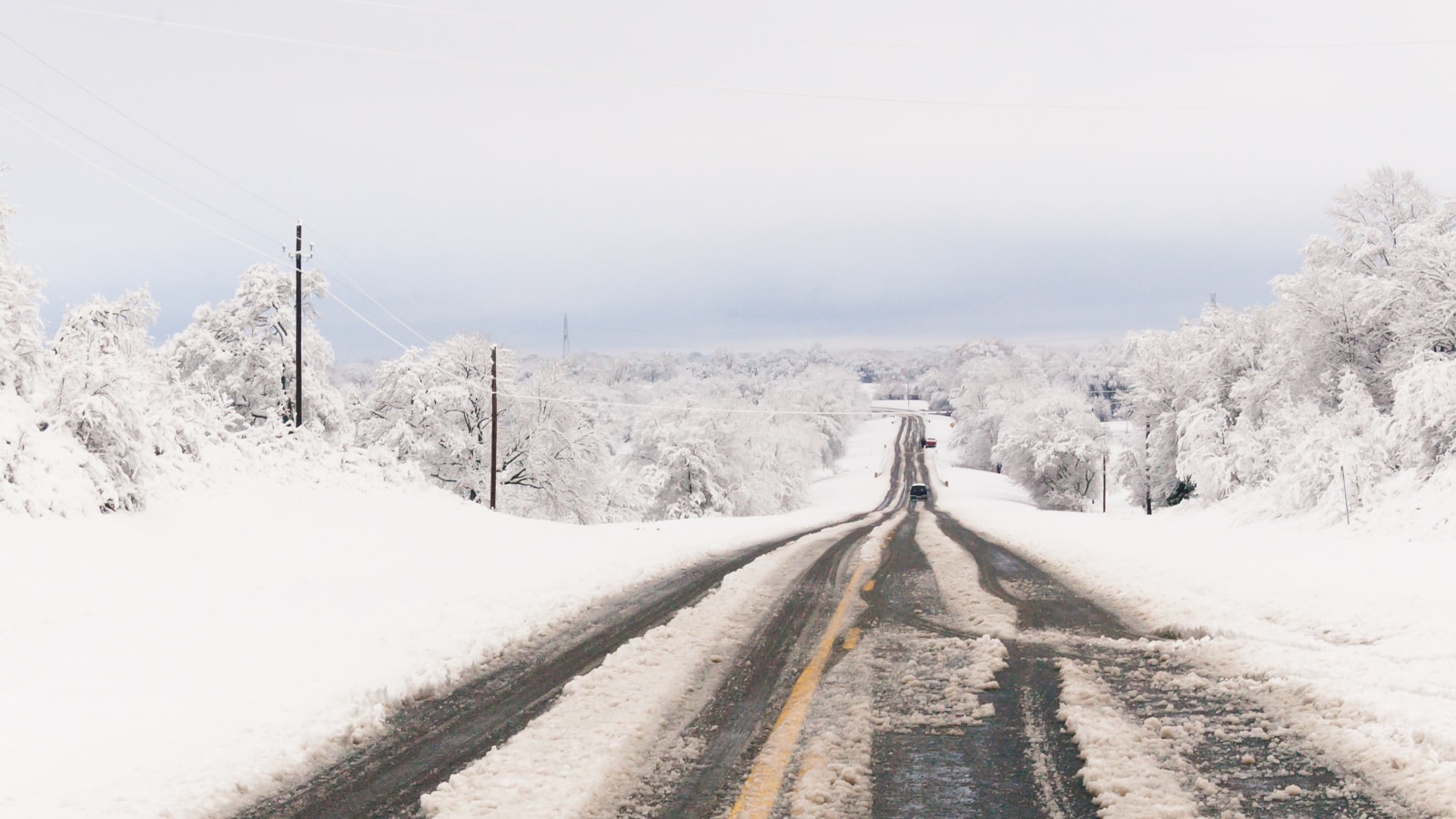 An East Texas country road in the 2010 North American Blizzard