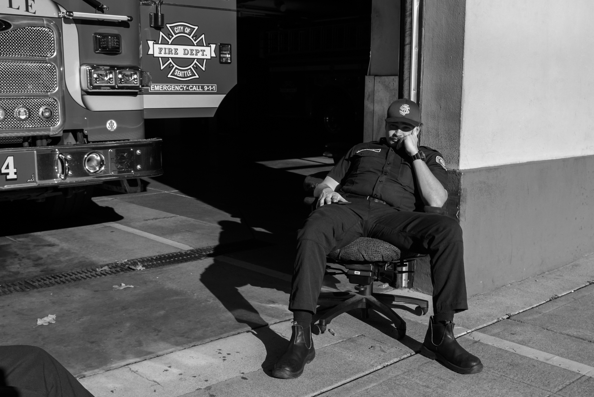 Seattle Street Photography Of City Life Amidst Tragic Realities